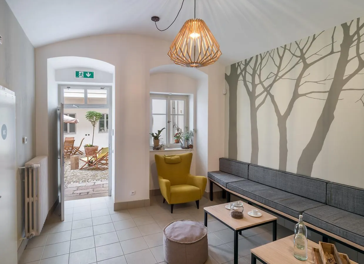4 Trees Apartments By Adrez Prague